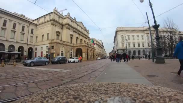 Itália Milão Fevereiro 2020 Vista Turistas Veículos Centro Histórico Antes — Vídeo de Stock