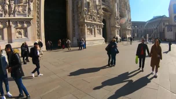 Italia Milán Febrero 2020 Vista Del Duomo Los Turistas Antes — Vídeos de Stock