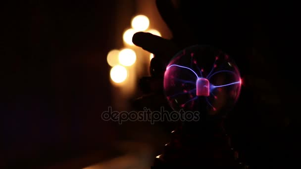 Close up panorama of plasma magic ball in christmas night — Stock Video