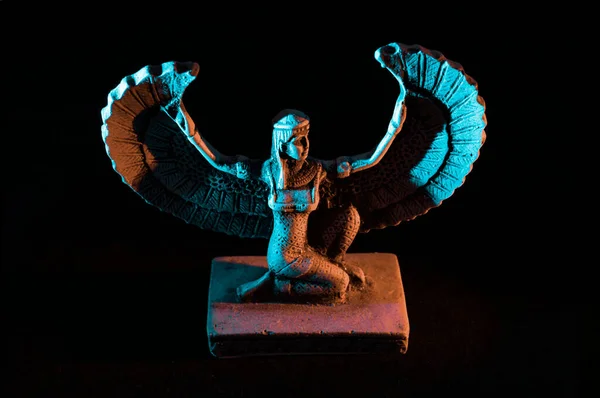 Proche Isis Vieille Figurine Femelle Dieu Égyptien Ailé Mini Iluminé — Photo