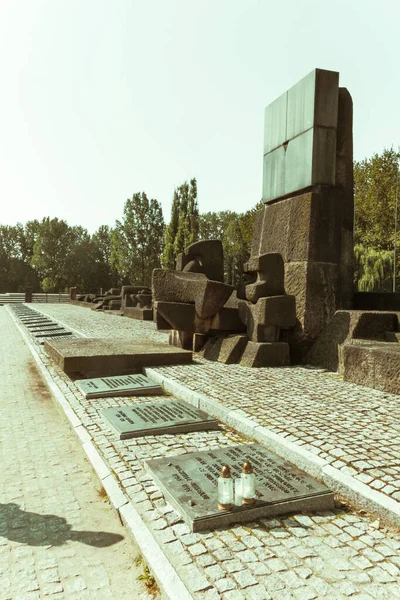 Międzynarodowy Pomnik Ofiar Nazistowskiego Obozu Koncentracyjnego Auschwitz Birkenau — Zdjęcie stockowe