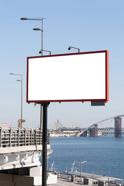 Boş büyük reklam afiş açık şehir mockup şablon backgr