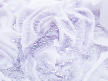 Yıkamadan önce bezi ıslat, beyaz bez. 