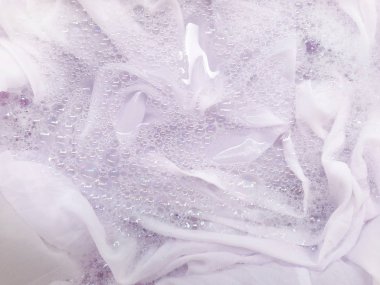 Yıkamadan önce bezi ıslat, beyaz bez. 