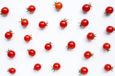 beyaz üzerine taze kiraz domates