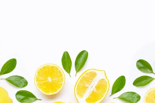 Fresh lemon with slices isolated on white. — Stock Photo, Image