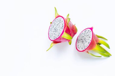 Ejderha meyve, pide beyaz izole. 