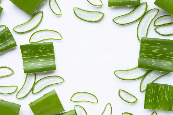 Moldura feita de aloe vera. Aloe vera é uma planta medicinal popular — Fotografia de Stock