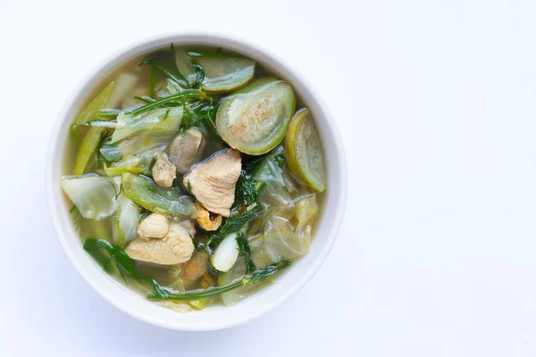 Sopa picante do nordeste tailandês, legumes misturados com frango na tigela — Fotografia de Stock