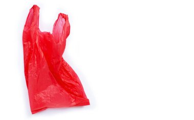Beyaz arka planda kırmızı plastik torba. Boşluğu kopyala