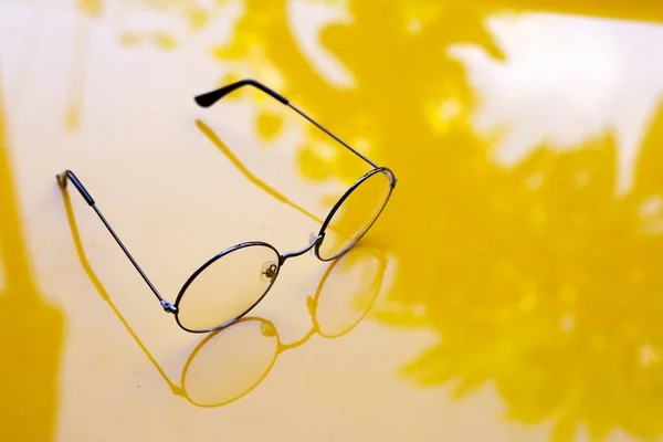 Gafas Para Ojos Sobre Fondo Amarillo Copiar Espacio —  Fotos de Stock