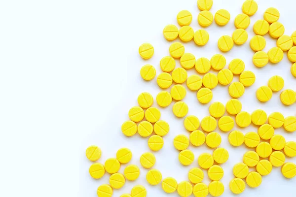 Gula Tabletter Paracetamol Vit Bakgrund Kopiera Utrymme — Stockfoto