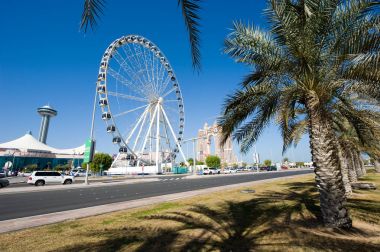 Abu Dabi 'de dönme dolap.