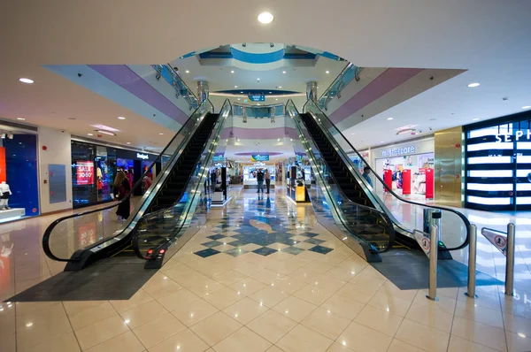 Marina Mall em Abu Dhabi — Fotografia de Stock