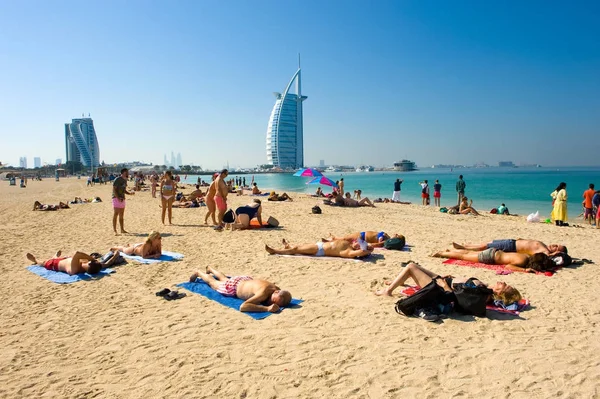 Publicznej plaży w Dubaju — Zdjęcie stockowe
