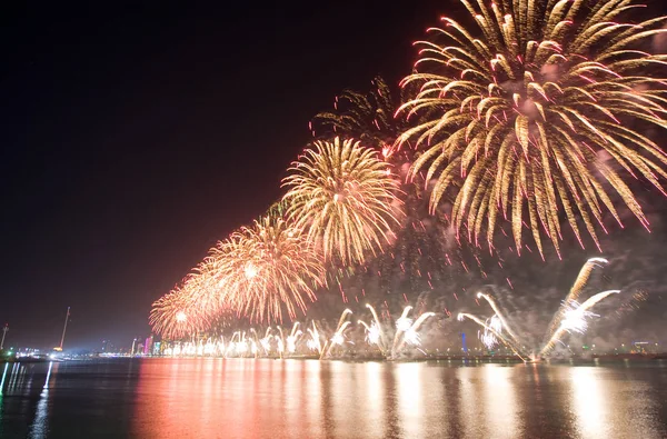 Spectacle feux d'artifice Abu Dhabi — Photo