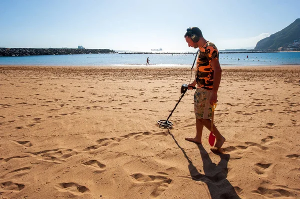 Ricerca con metal detector — Foto Stock