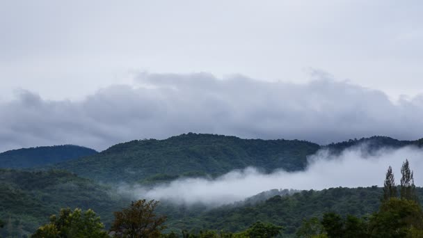 Time Lapse, Nuages de pluie sur les montagnes Thaïlande . — Video