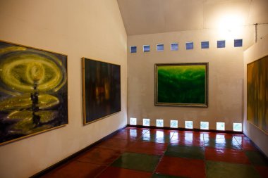 Nan sahildeki Sanat Evi.