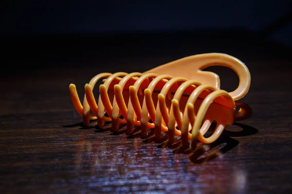 Grampo de cabelo cor laranja — Fotografia de Stock