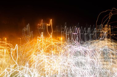 Gece kamera hareketi gelen ışık.