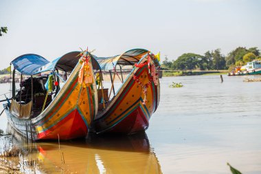 Longtail tekne Tayland river