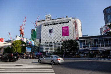 Shibuya - Tokyo - Japonya - 2 Mayıs 2017: Yüksek açı Shibuy görünümünü