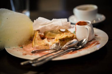 Gıda artıkları tabak