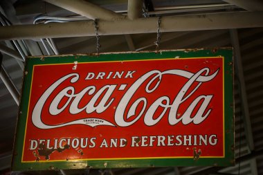 Bangkok-Tayland, Eylül 3,2017: eski durum duvar Coca Cola logosu Müzesi Ban Bang Khen Bangkok Tayland.