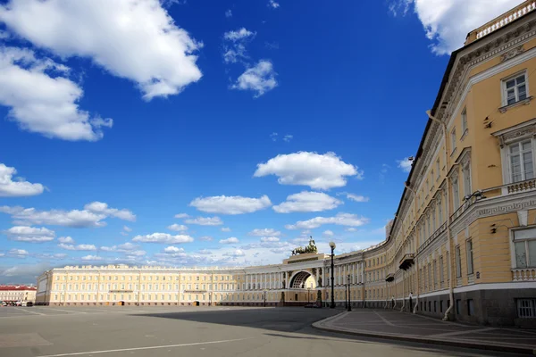 Plaza del Palacio en San Petersburgo — Foto de Stock