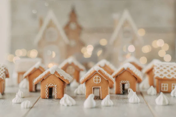 Gingerbread houses and meringue — Stock Photo, Image