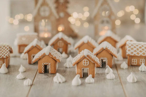 Gingerbread houses and meringue — Stock Photo, Image