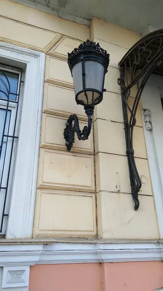 Vackra lampor på huset — Stockfoto
