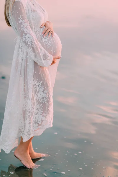 The pregnant girl — Stock Photo, Image