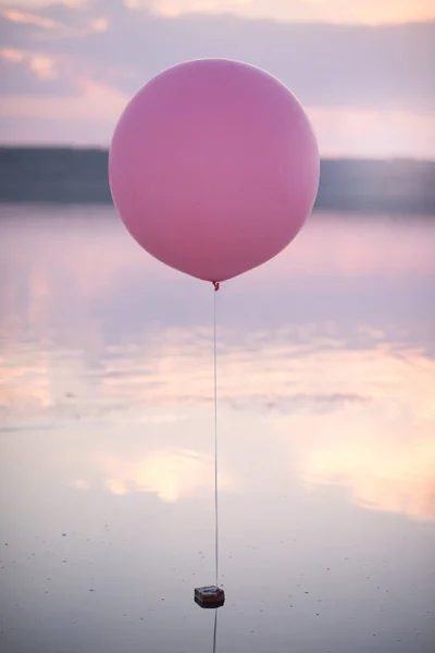 Balon na zachodzie słońca — Zdjęcie stockowe