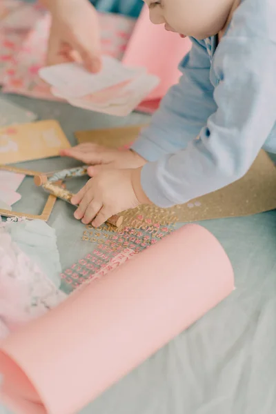 Mesa Abedul Los Niños Hacen Postales Vintage —  Fotos de Stock