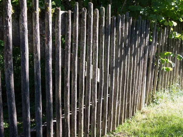 古い木製のピケット フェンス — ストック写真