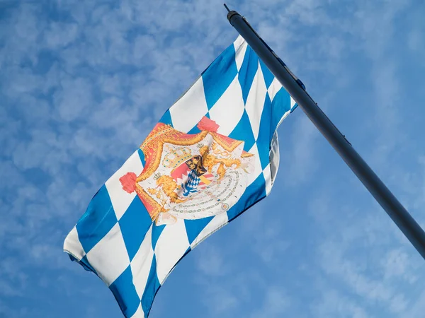 Баварський Прапор Перед Літнім Небом — стокове фото