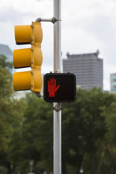 Trafik ışıklarında görülen dur sinyali