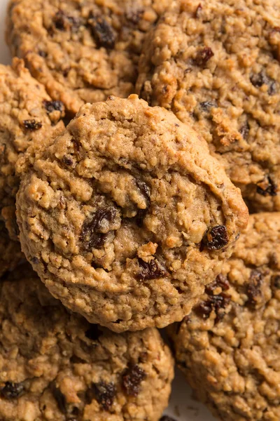 Fresco Forno Annaffiamento Bocca Impilato Farina Avena Uva Passa Biscotti — Foto Stock