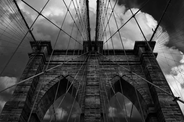 Puente de Brooklyn en la ciudad de Nueva York — Foto de Stock