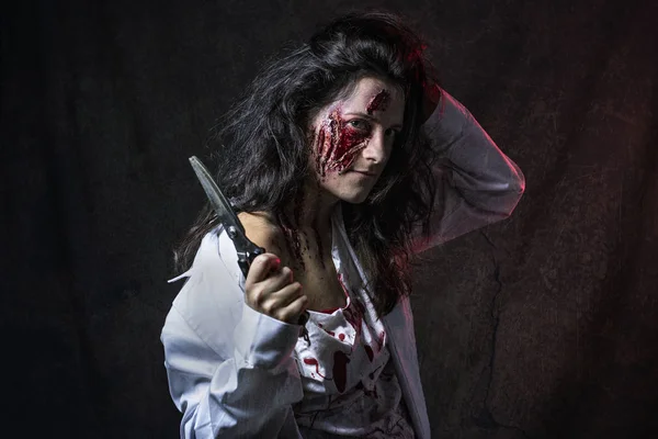 Retrato de mulher assustadora, tema de Halloween — Fotografia de Stock