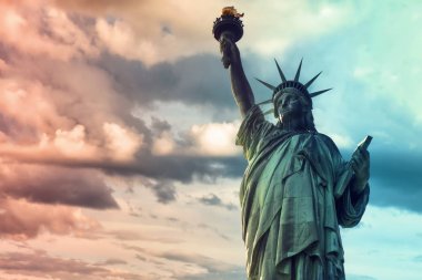 Bayan özgürlük, Özgürlük heykeli 