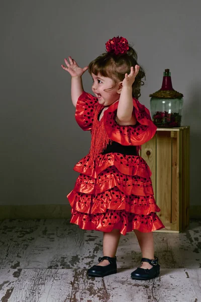 Bebê Meses Vestido Com Uma Roupa Tradicional Espanhola Imagens Royalty-Free