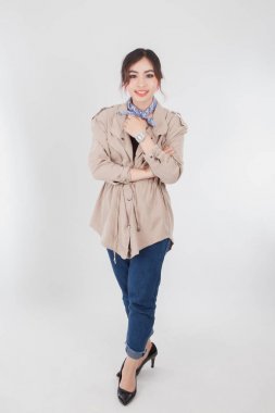 Temiz cilt güzel gülümseyen Asya kadınla