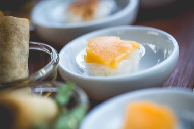 Tay tatlı. çubuk pirinç muhallebi yumurta ile 