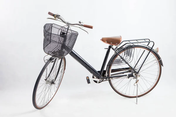 Altes schwarzes Fahrrad retro .vintage bike. — Stockfoto
