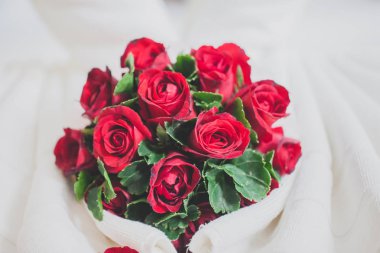 honeymo için gül yaprakları ile kalp şekli gibi balayı yatak bakmak