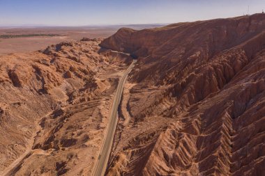 AERIAL Gökkuşağı Vadisi. San Pedro de Atacama, Antofagasta Şili. 