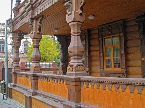 Wooden Building in The Old Russian Style. Carved Patterns and De — Stock Photo, Image